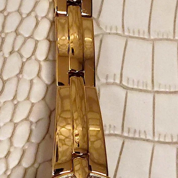 More Rare Near New Citizens Elegant Classic Ladies Eco Drive Gold Finish Dress W